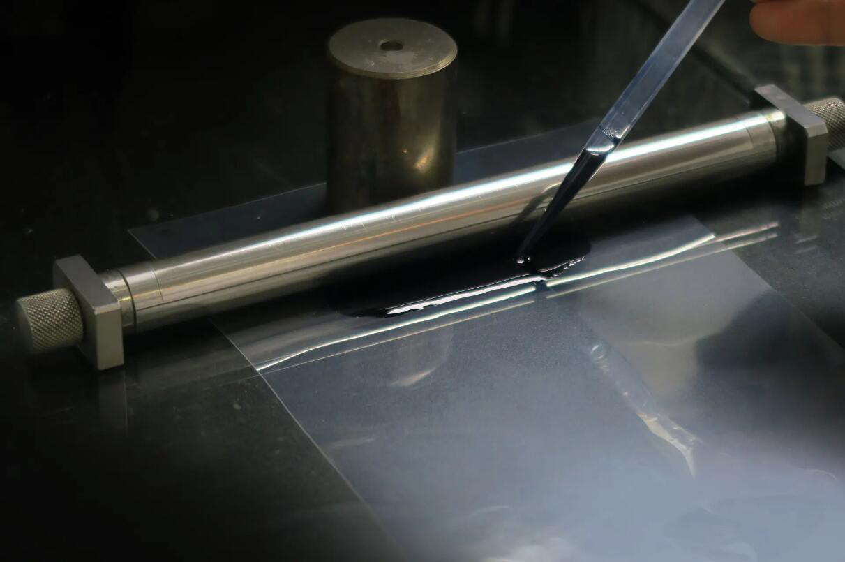 （圖：導(dǎo)電涂料展示圖）